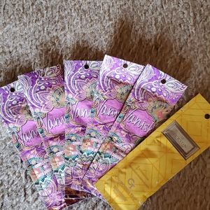 Tanning bed tanning lotion samples.